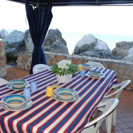 Villetta A 0 Metri Dal Mare Casa vacanze *